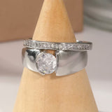 Blještav prsten sa kokošjim repom i velikim kvadratom cirkonijuma