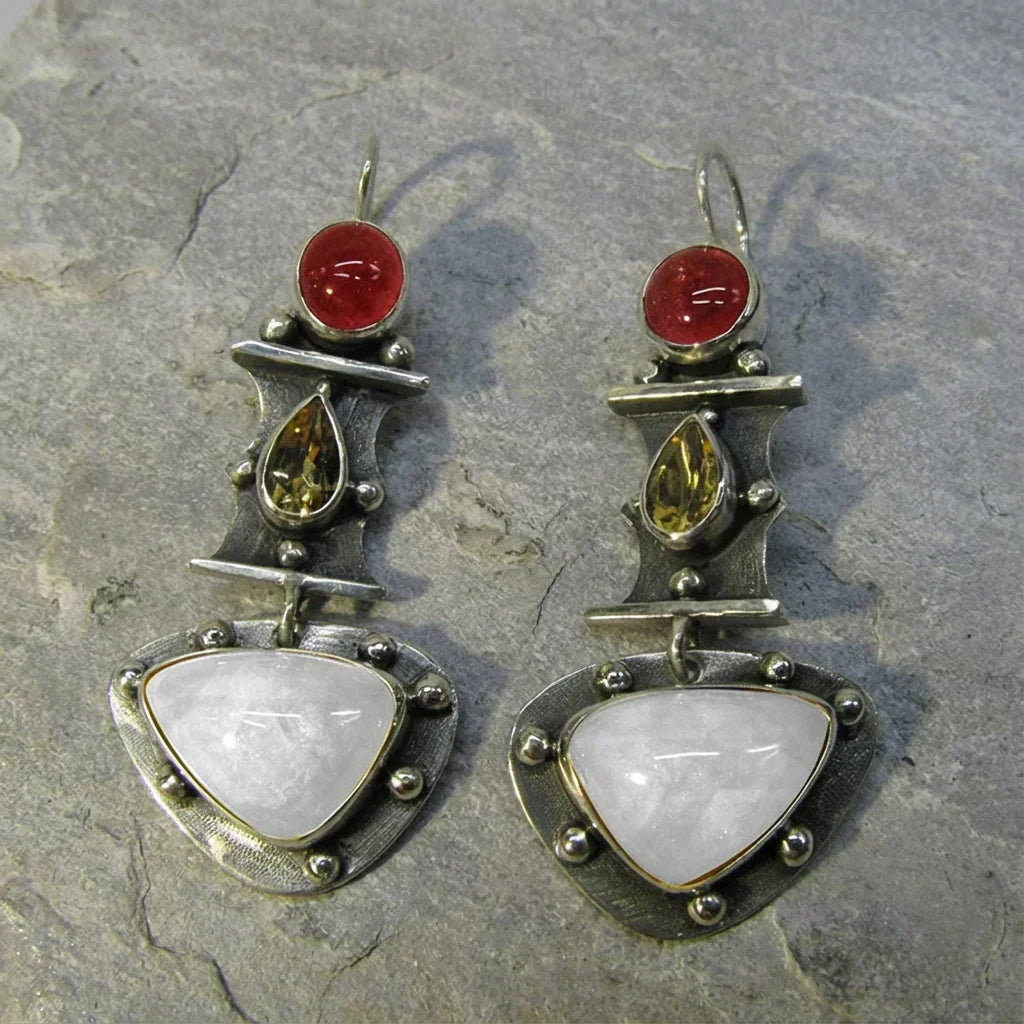 Vintage naušnice sa plavim cirkonom u obliku suze