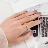 Šuplji Prsten sa Lancem u Obliku Potkove