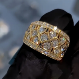 Zlatni Sjajni Prsten